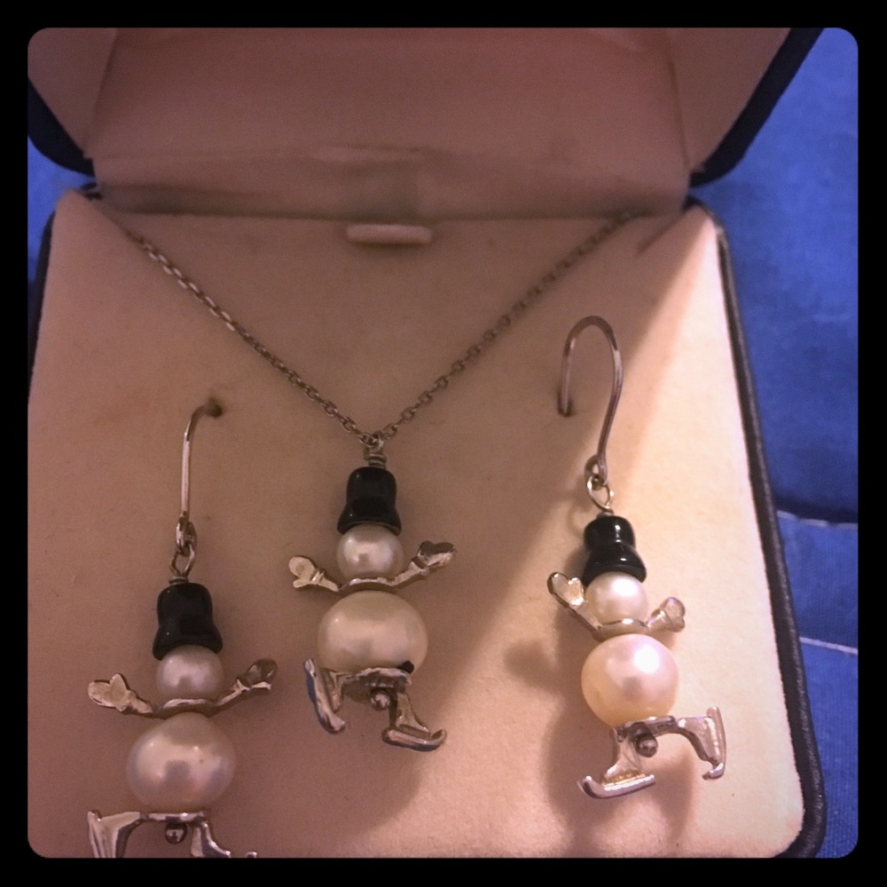 Fred Meyer pearl snowman earrings and necklace